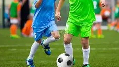 黄奕婚纱自拍美艳动人，笑谈晚婚不靠谱